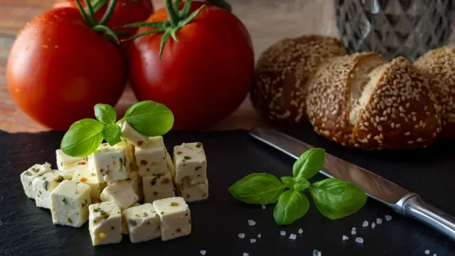 Fırınlanmış Kırmızı Biberli Ceviz Ezmesi