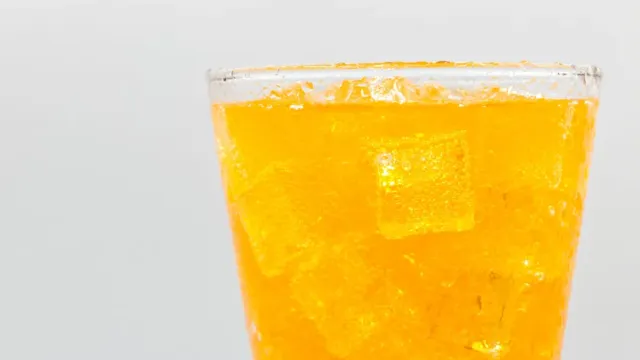 Kızılcık Şerbeti ile Nane Limonlu Soğuk Çay
