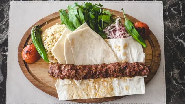 Fırında Baharatlı Izgara Köfte
