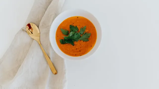Fırınlanmış Soğan Çorbası