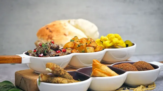 Atom Meze (Yoğurtlu Acılı Meze)