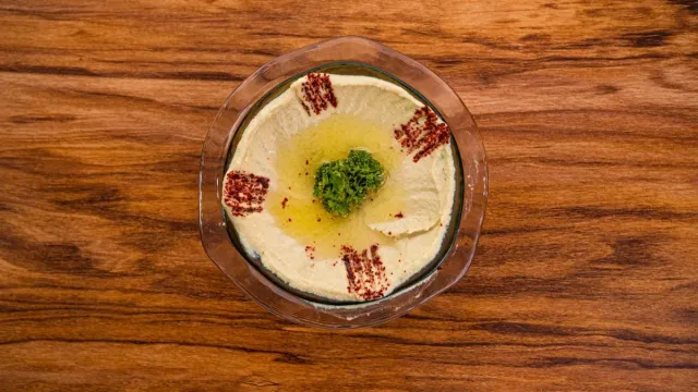Antep Fıstıklı ve Nar Ekşili Özel Humus