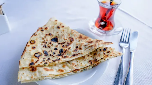 Çörek Otu ve Kıymalı Kıtır Börek