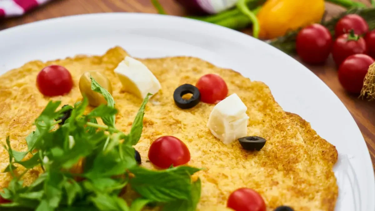 5 Dakikada Peynirli Maydanozlu Omlet Tarifi