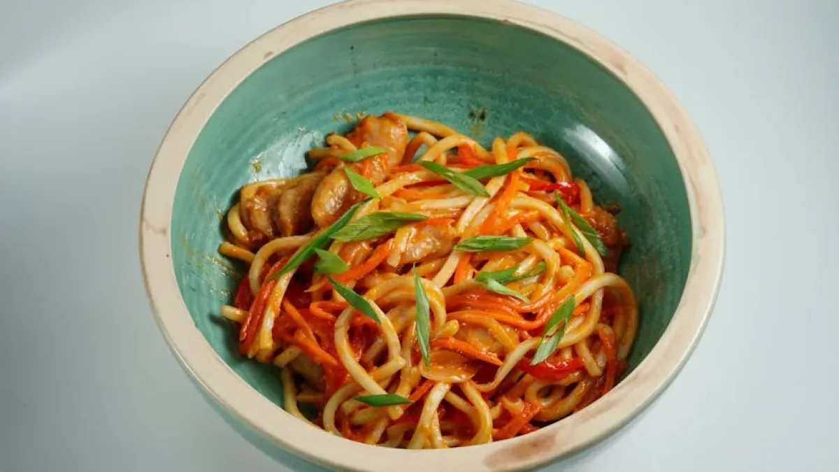 Sebzeli Noodle Tarifi — Hızlı Tarif & Püf