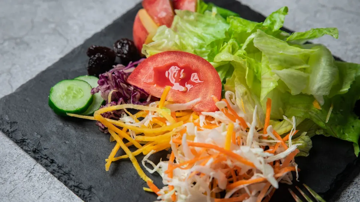 Ege Usulü Ahtapot Salatası: Zeytinyağlı ve Limonlu Tarifi |