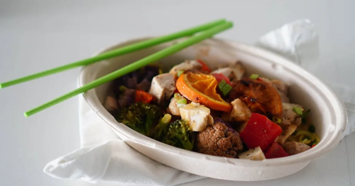 Sarımsaklı Tofu Kavurma: Vegan Mutfağının Pratik ve Lezzetli Yıldızı