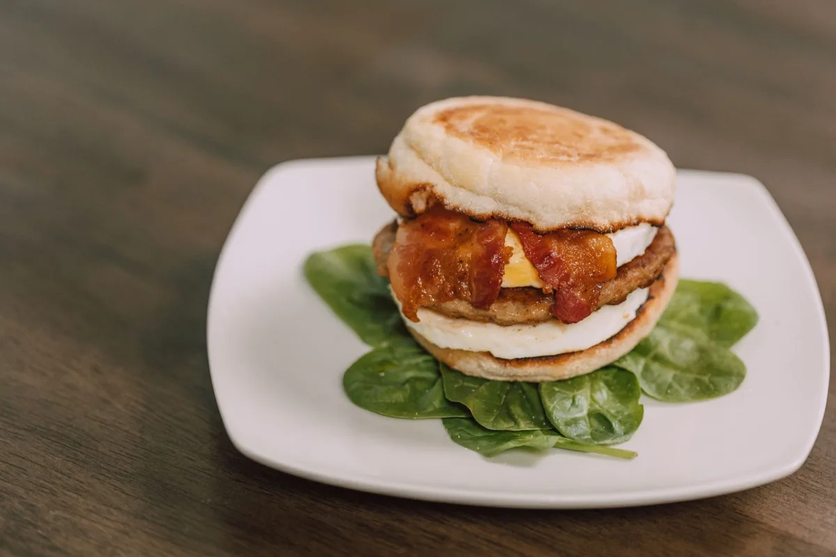 Kahvaltılık Sosisli Muffin